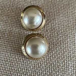 Chic Gold Tone and Pearl Untested Button Clip Earrings